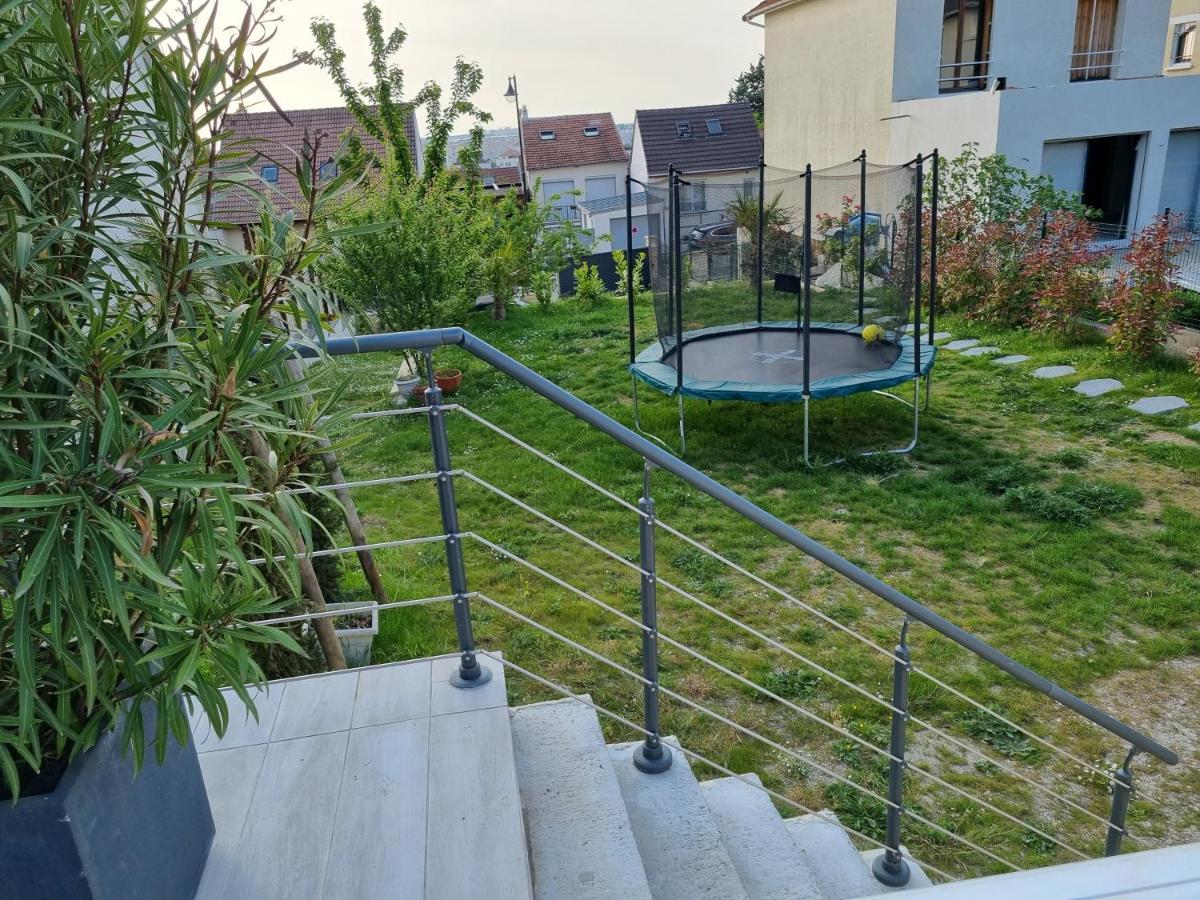 Ravissant Studio Avec Parking Prive Et Jardin Rueil-Malmaison Exterior foto